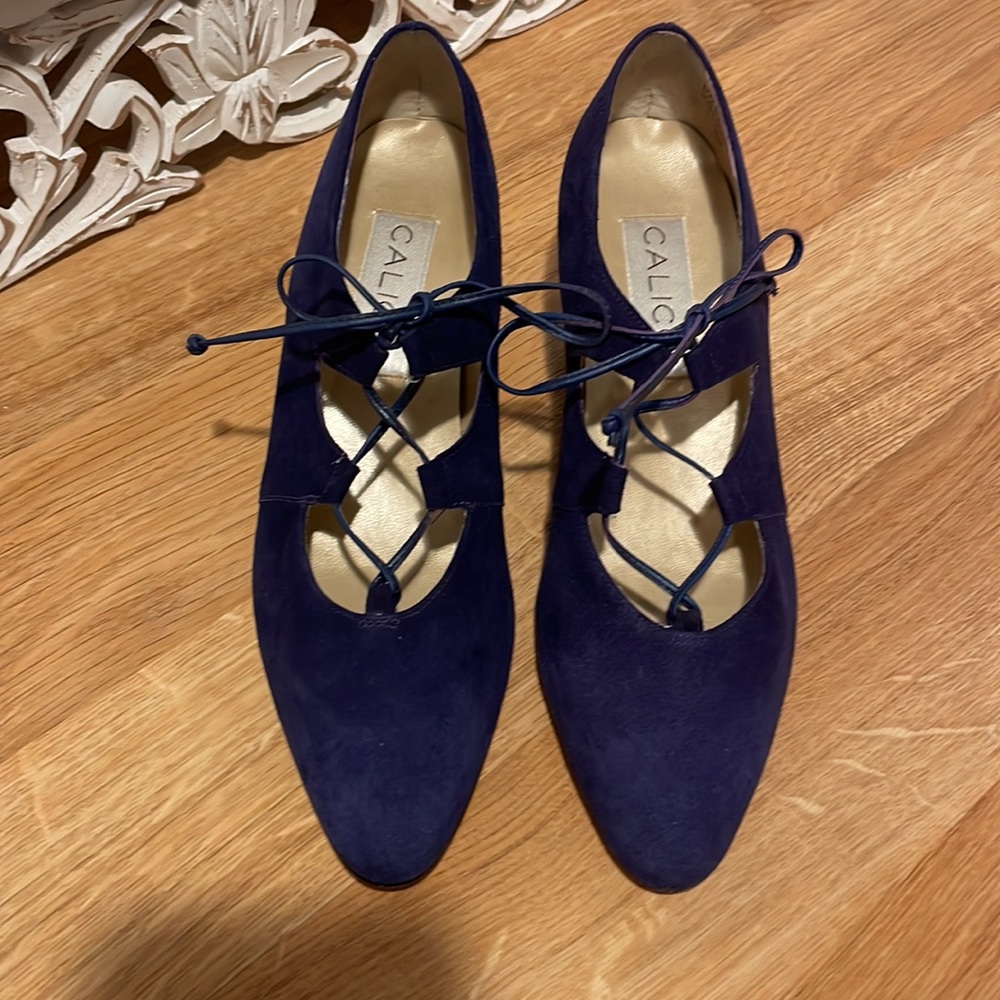 Calico woman’s Gorgeous Blue Suede lace up Shoes